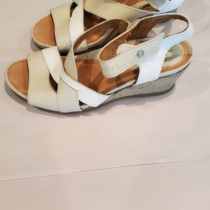 Earth leather wedge tan and white.  barely worn, size 7
